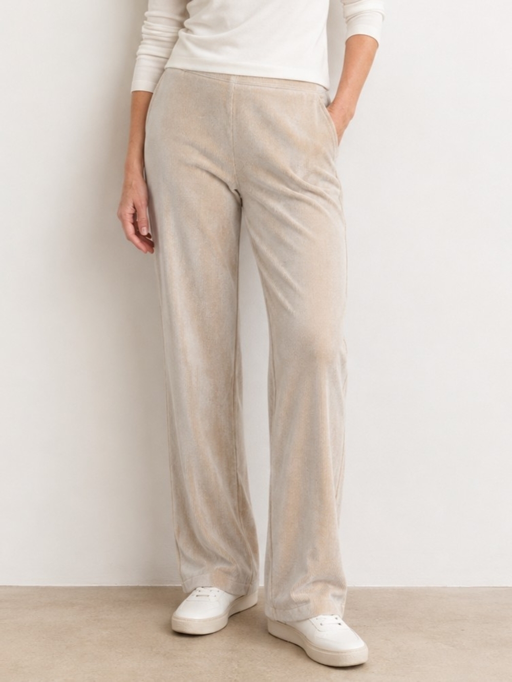 L.L. Bean Women's Wide-Leg Soft Corduroy Trousers in Light Beige Size  XL